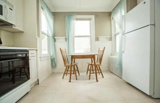 15 WEBSTER Street Gallery 4
