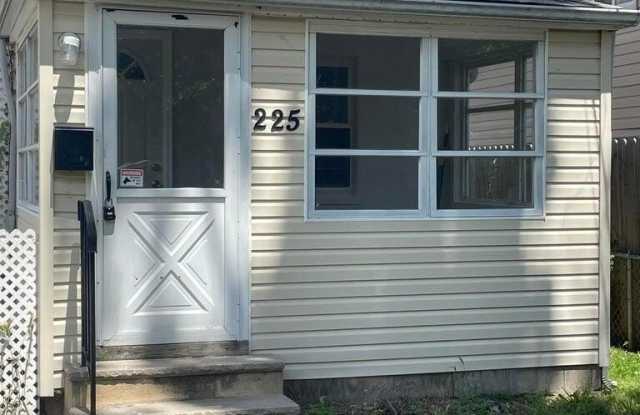 225-227 Seeley Avenue photos photos