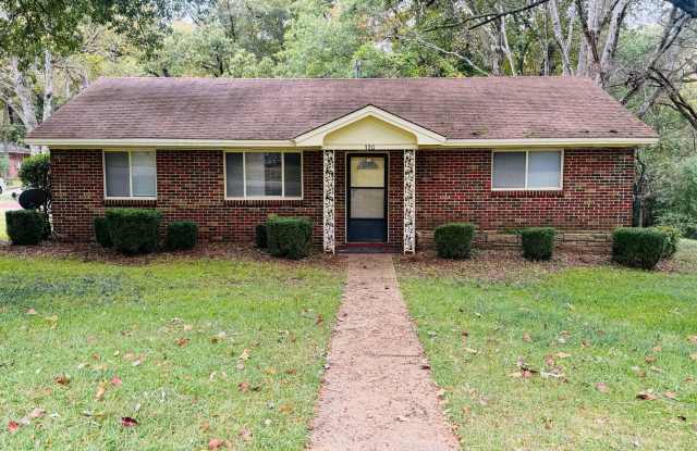 Beyond Perfect 3 bedroom 1 bath !!!! - 320 Green Ridge Road, Montgomery, AL 36109
