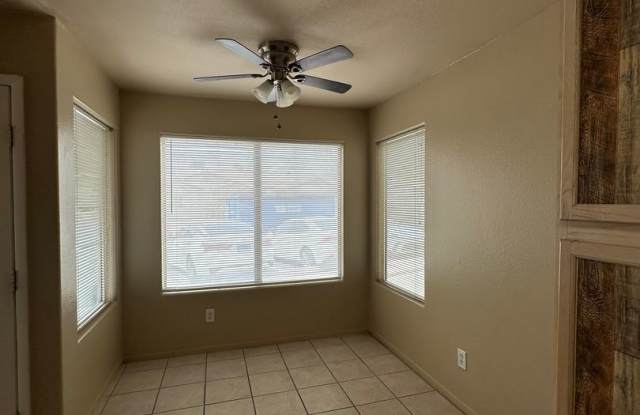 Must See 2 Bedroom Condo! Newly Renovated! Gallery 4
