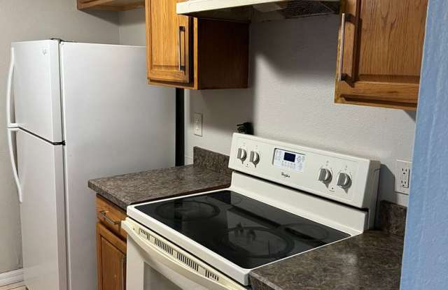 3 BEDS 2 Baths - LOCATION Gallery 4