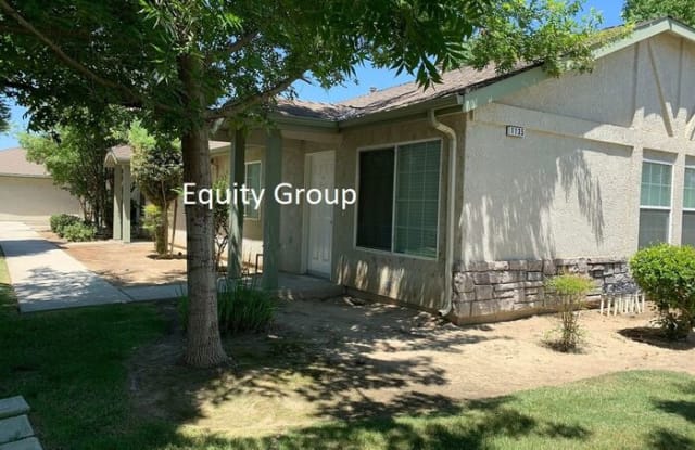1180 Diane Avenue - 1180 Diane Avenue, Kingsburg, CA 93631
