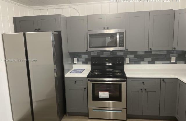 4000 Greenwood Ave photos photos
