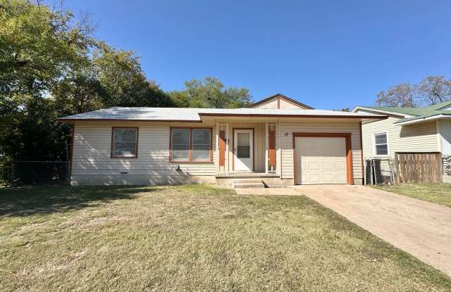 Price Drop! Pets Accepted! Viewable Now! - 17 South 28th Street, Killeen, TX 76541