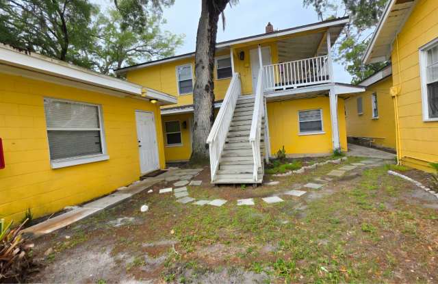 * HALF OFF 1ST MONTH'S RENT WITH 13 MONTH LEASE * Gallery 1