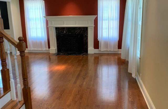 10536 Woodbridge Street Gallery 2