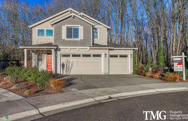 Pet Friendly 4 Bed 3 Bath Modern Home in Ideal Ridgefield Neighborhood!! - 2503 South 11th Court, Ridgefield, WA 98642