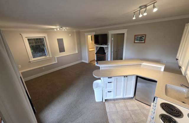103 Goodman Road - Unit B Gallery 4