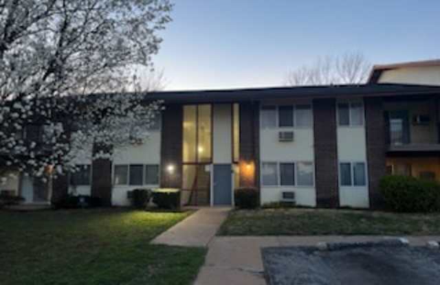 1 Bed / 1 Bath – Updated 2nd Floor Apartment | Water, Sewer  Trash Included photos photos