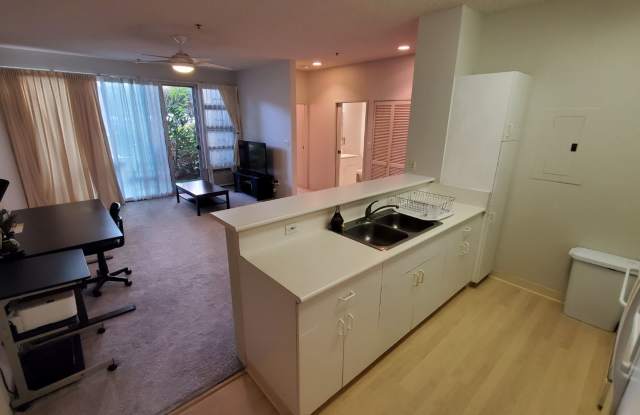 1450 Young St 1st floor with bonus room and lanai photos photos