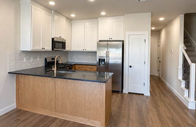 Modern 3-Bedroom Duplex for Rent in Edmond, OK Gallery 4