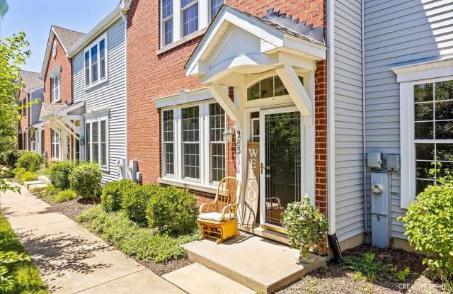 Charming 3BR Townhome in Oswego photos photos
