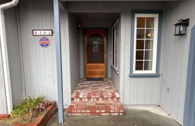 Cozy 3 Bedroom 2 Bath Home Located in Eureka photos photos