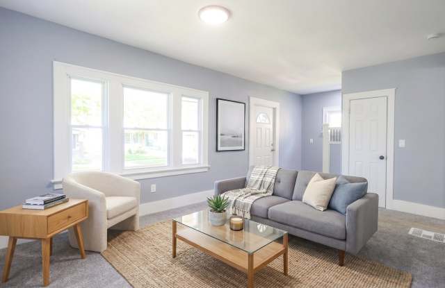 Large 4 bedroom 1.5 bathroom- EDEN and CMHA Section 8 Welcomed. photos photos Large 4 bedroom 1.5 bathroom- EDEN and CMHA Section 8 Welcomed. photos photos