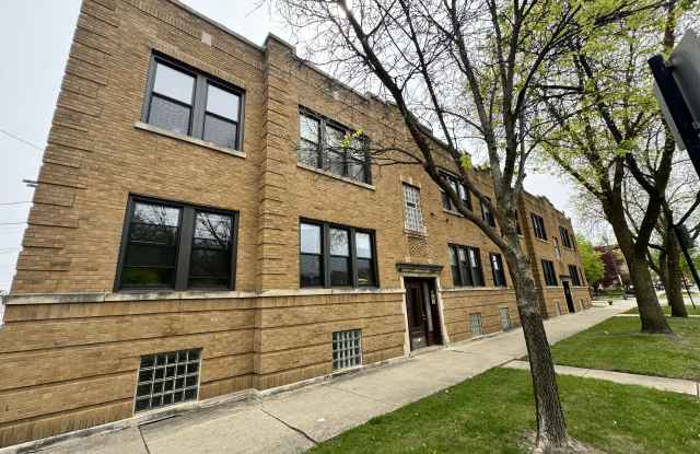 2605 N Kostner Ave photos photos