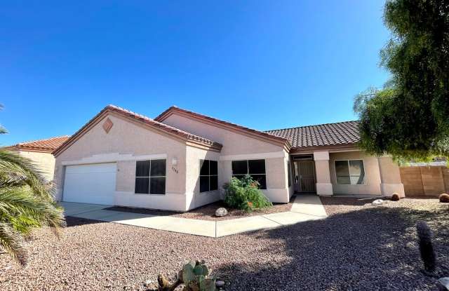 Large 2 Bedroom Home off the Parkway! photos photos