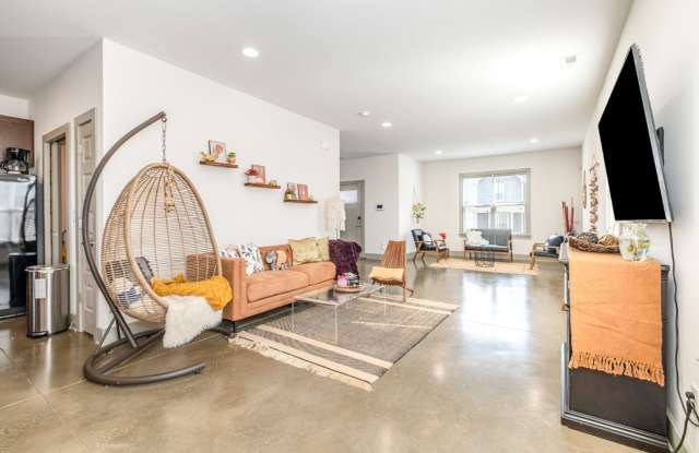 Germantown/Buchanan Arts District! Gallery 4