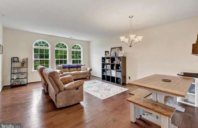 7548 BRUNSON CIRCLE Gallery 4