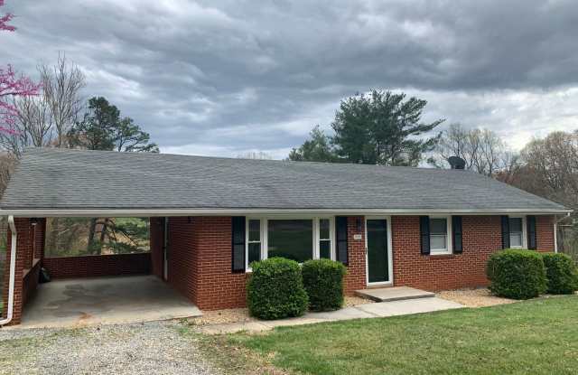 Brick Ranch House In Bedford Gallery 3