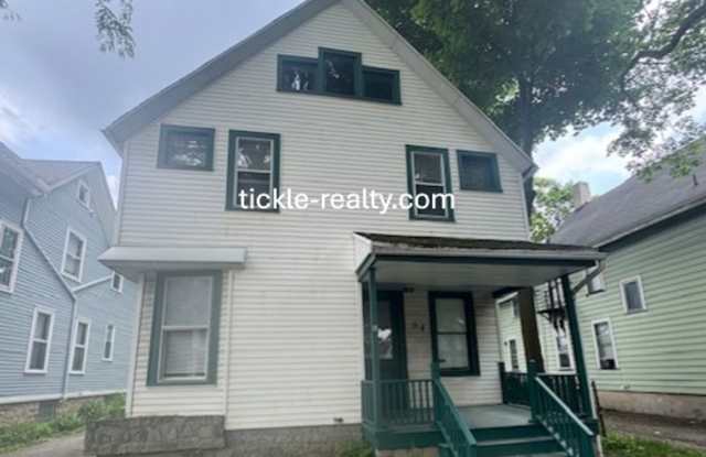 Large 5 Bedroom 2 Bath Single Family Home! Off Street Parking - On Site Laundry! photos photos