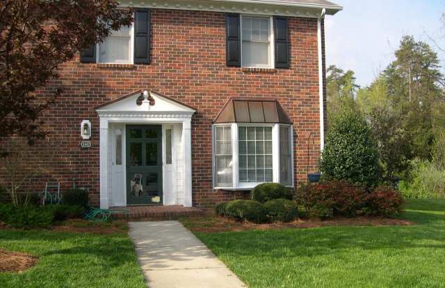 Large End Unit Townhome in Oak Ridge Meadows - 5442 Winters Way, Greensboro, NC 27410