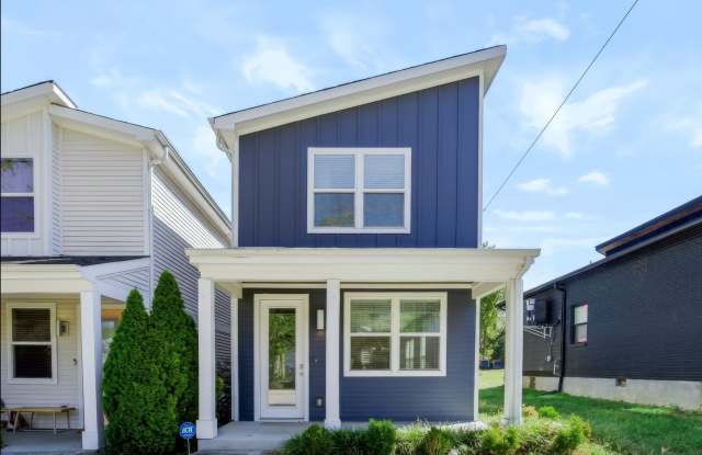 Stunning 3BD/2.5BA home in Nashville's Buena Vista Heights! Fenced-in backyard! Gallery 1