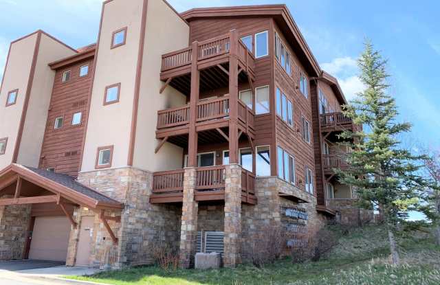 Perfectly Located Crestview Condo - Fully Furnished photos photos
