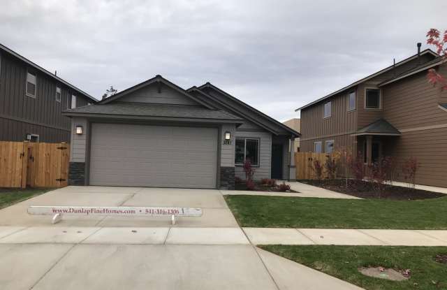Single Level Home In NW Redmond Oregon photos photos
