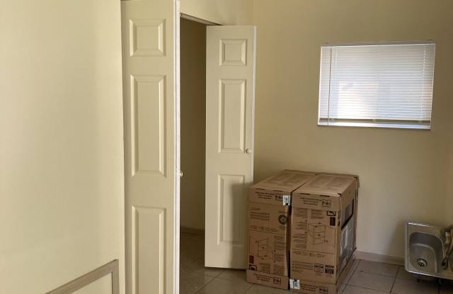 31824 Bay Court - 31824 Bay Court, Westland, MI 48186