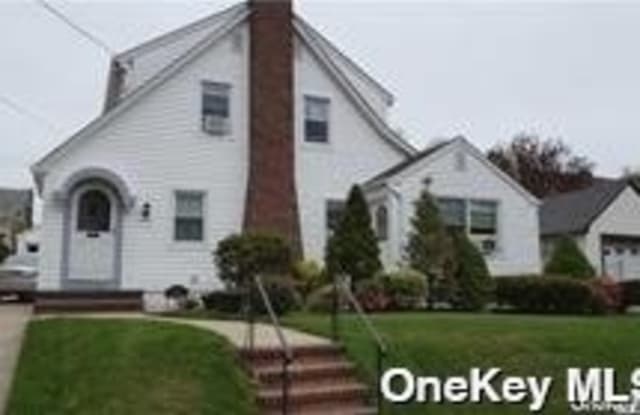 59 Primrose Avenue - 59 Primrose Avenue, Floral Park, NY 11001
