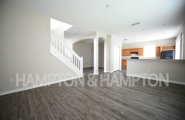 SPACIOUS 3 BEDROOM 2.5 BATH IN GATED COMMUNITY Gallery 4