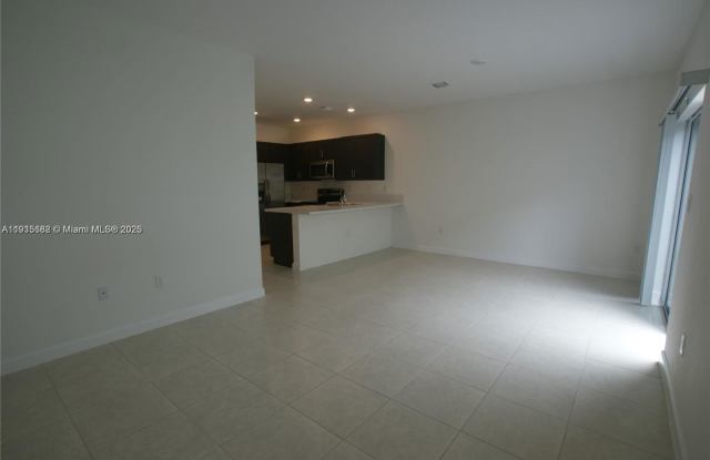 2613 Southeast 13th Court Gallery 4