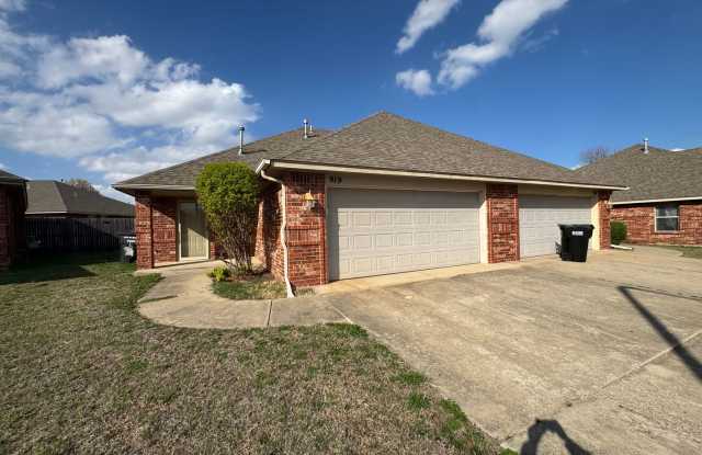 Great duplex for rent in Moore! photos photos