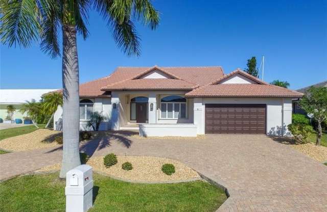 142 HIBISCUS DRIVE photos photos