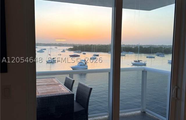 7928 WEST DR Gallery 4