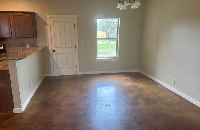 1005 Live Oak Dr Gallery 4