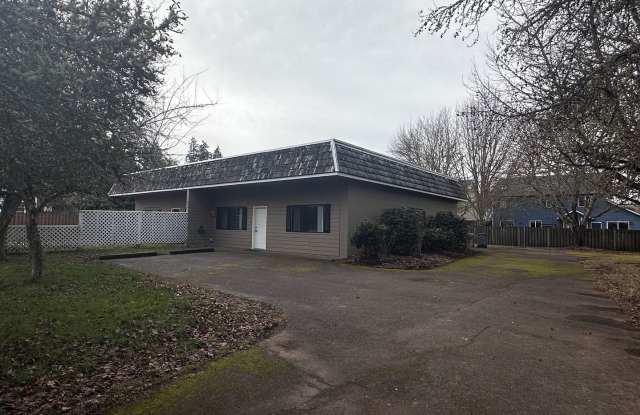 2 Bedroom 1 bath Duplex - 1680 Southwest 35th Street, Corvallis, OR 97333