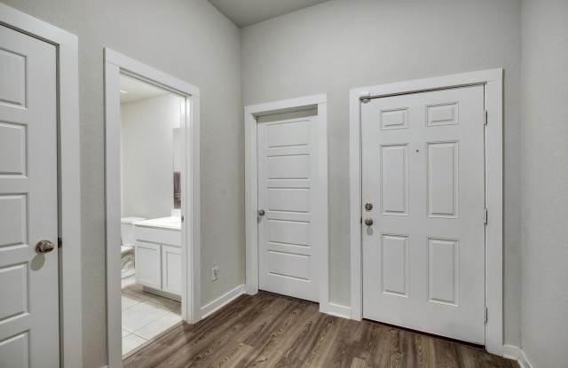 6910 Shiraz Way Gallery 4