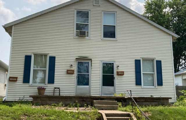 2 Bedroom 1 Bath Gallery 1