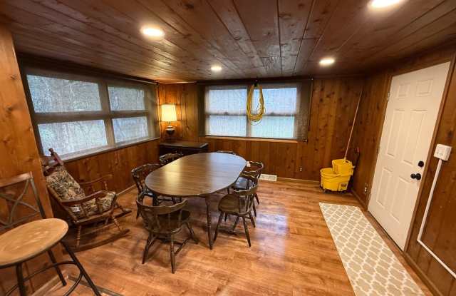 Charming 3BR Duplex in Syracuse photos photos