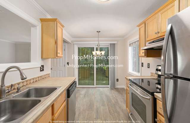 Bright One Bedroom Condo in West Slope! photos photos