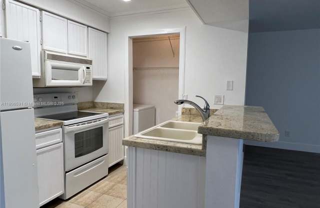 1267 SW 46th Ave photos photos