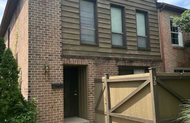 Single Family Home - 135 Merion Lane, Flying Hills, PA 19607