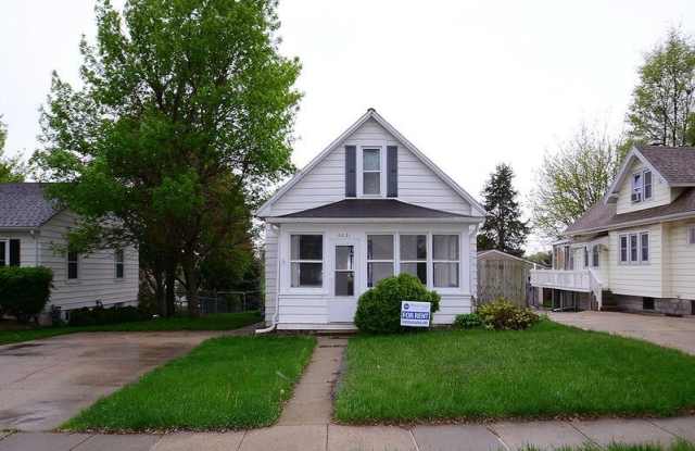 3821 Castelar St - 3821 Castelar Street, Omaha, NE 68105