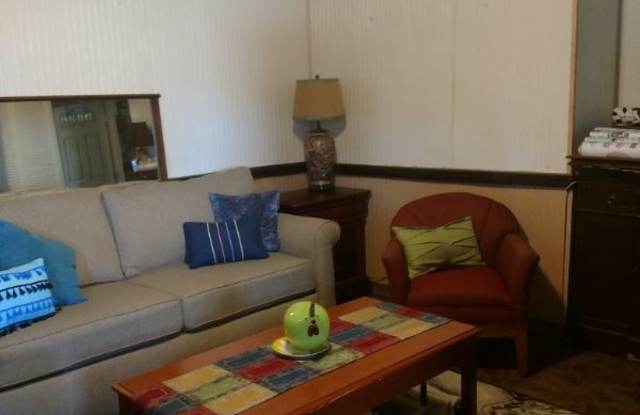 1126 n hwy 25 Gallery 2