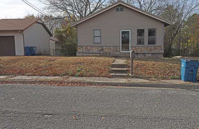 718 East Madison Avenue photos photos