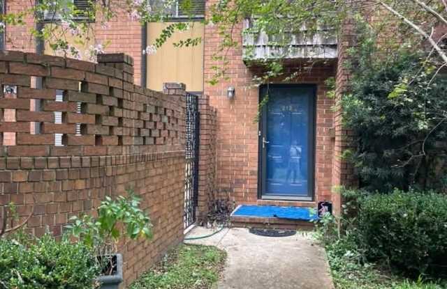 212 Belmont Road Gallery 1