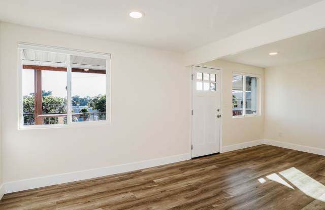 Del Rey | 3544-48 Gallery 3