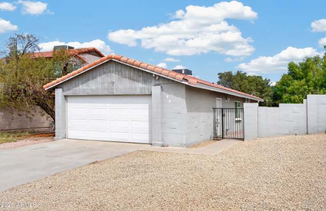 4902 W Crocus Drive Gallery 1