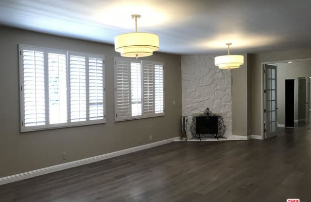241 South REEVES Drive - 241 S Reeves Dr, Beverly Hills, CA 90212